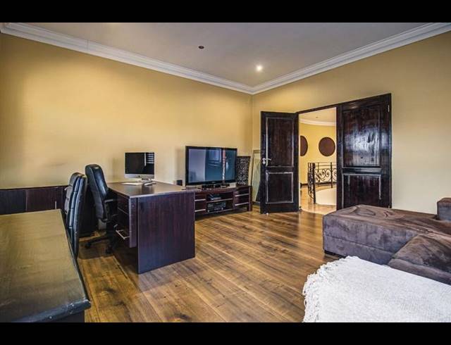 4 BEDROOM HOUSE FOR SALE IN GLEN EAGLE ESTATE